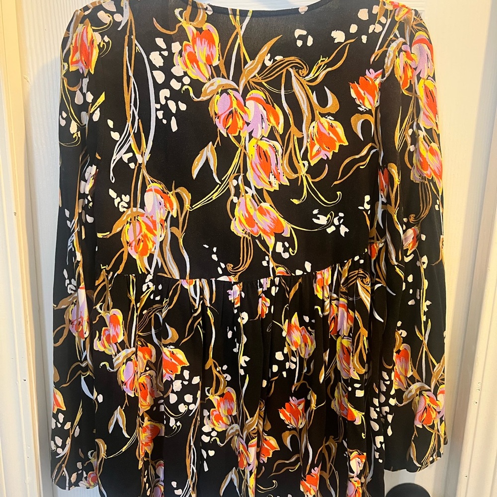 Free People Black Floral V-Neck Blouse - Picture 6 of 6